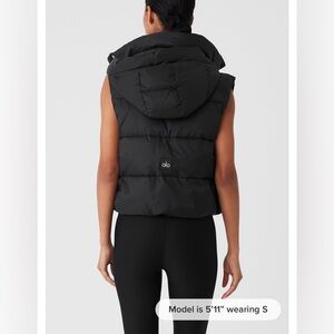 ALO GOLD RUSH PUFFER VEST SIZE XS